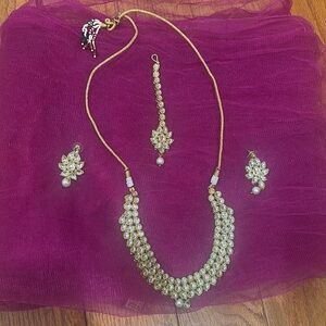 Elegant Gold and Silver Necklace Set
